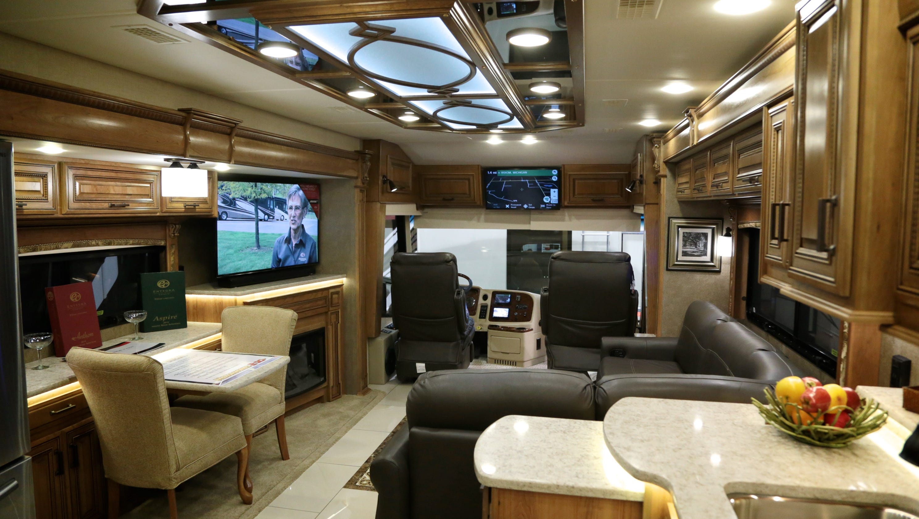 RV makers, dealers on roll as show opens in Novi
