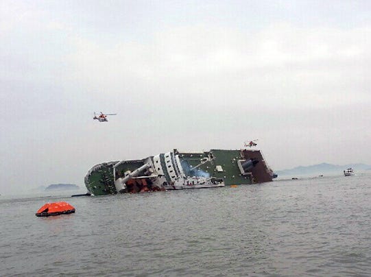 Ferry sinks Seoul