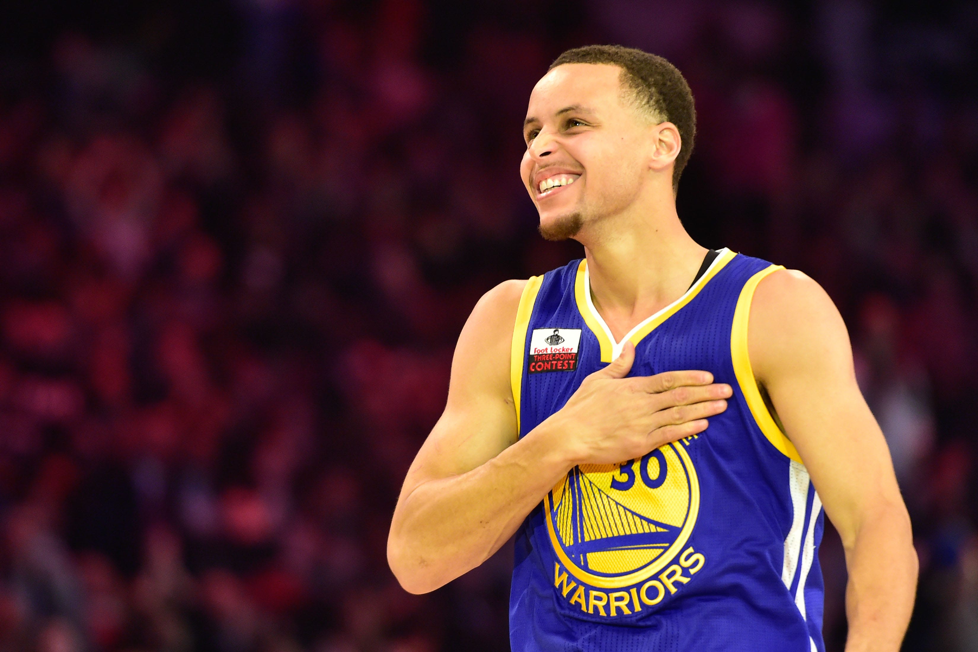 Stephen Curry dazzles in final to win three-point contest