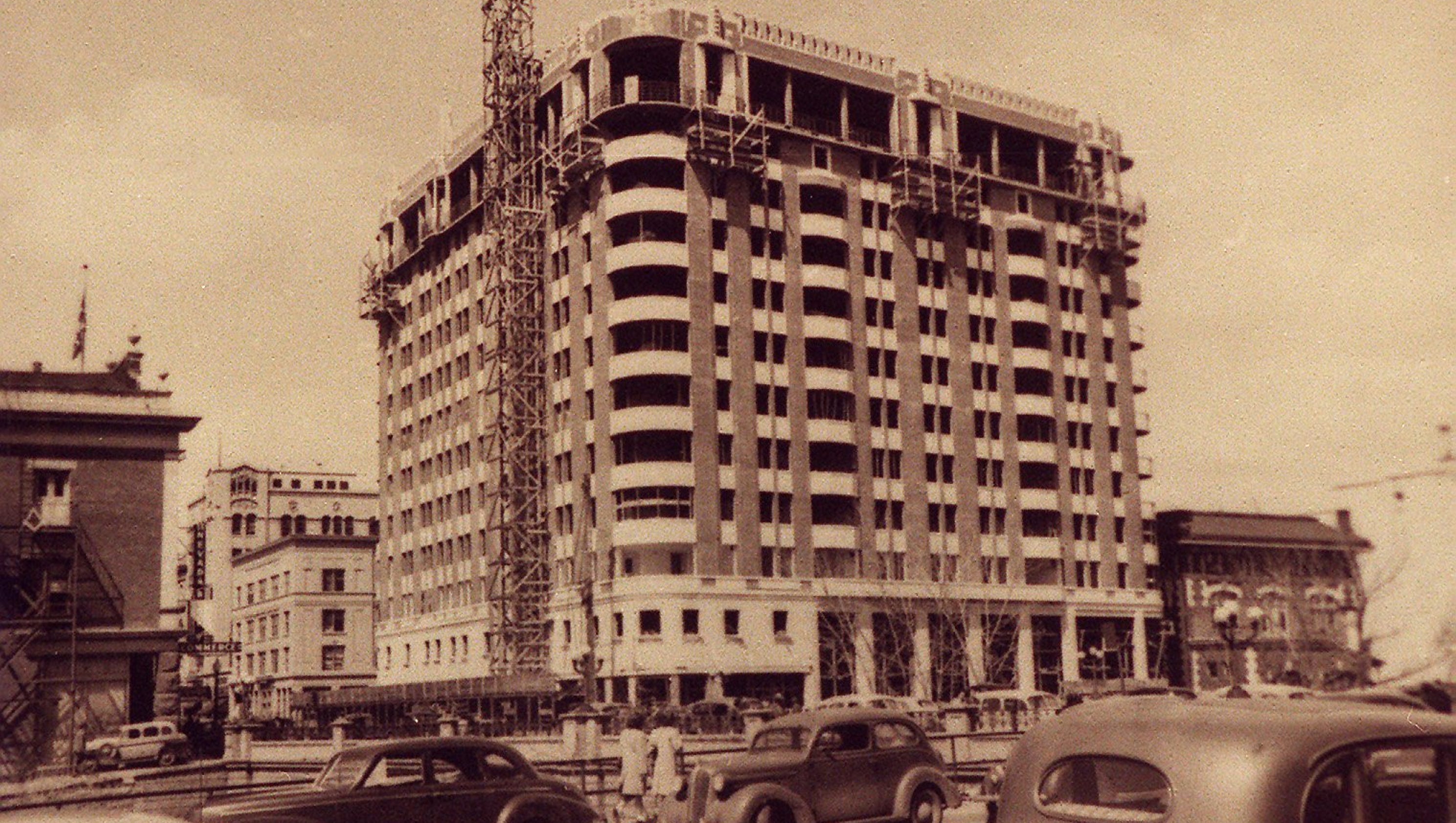 Mapes Hotel - Photos: A look back at the Mapes Hotel - Feb 20, 2015 ... Reno residents watch the Mapes take shape in 1947.