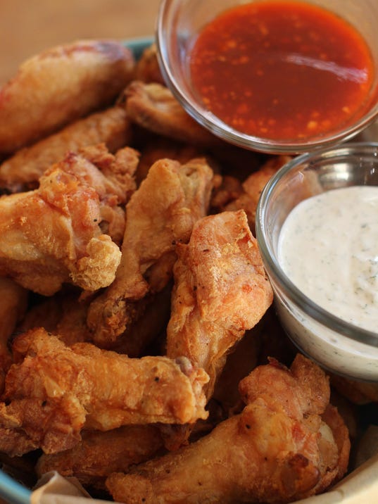 Crunchy, easy Super Bowl chicken wings