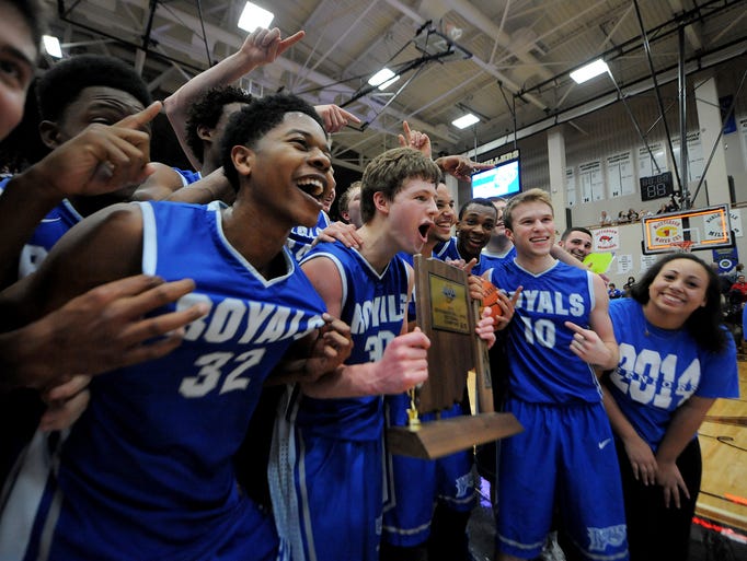 HSE stuns Carmel in sectional title game, 50-