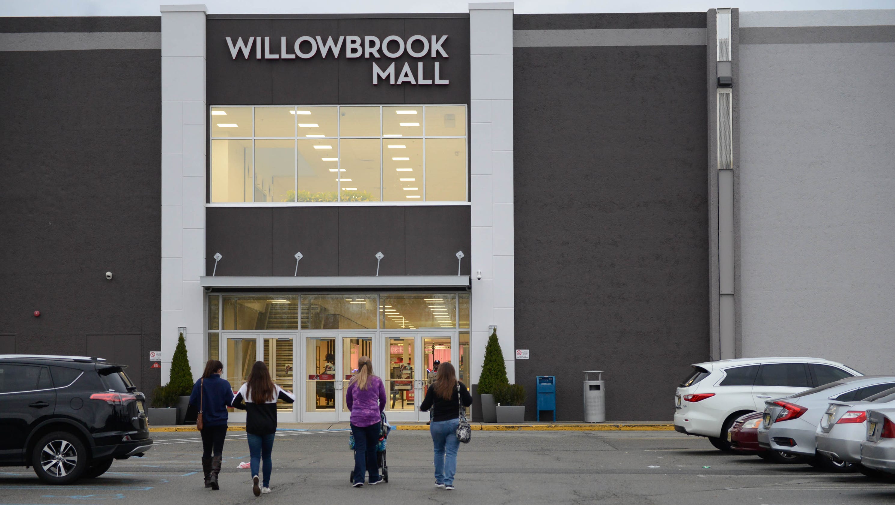 Police Reports of shooting at Willowbrook Mall unfounded