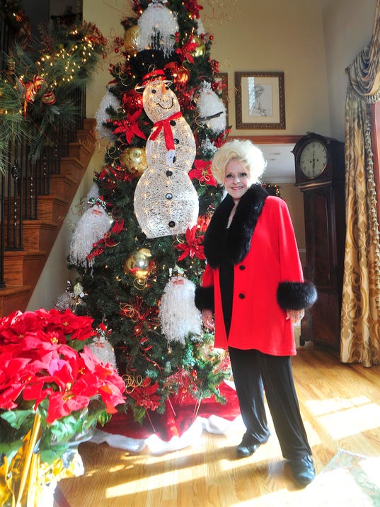 12 days of brenda lee her christmas decorations rock 12 days of brenda lee her christmas decorations rock