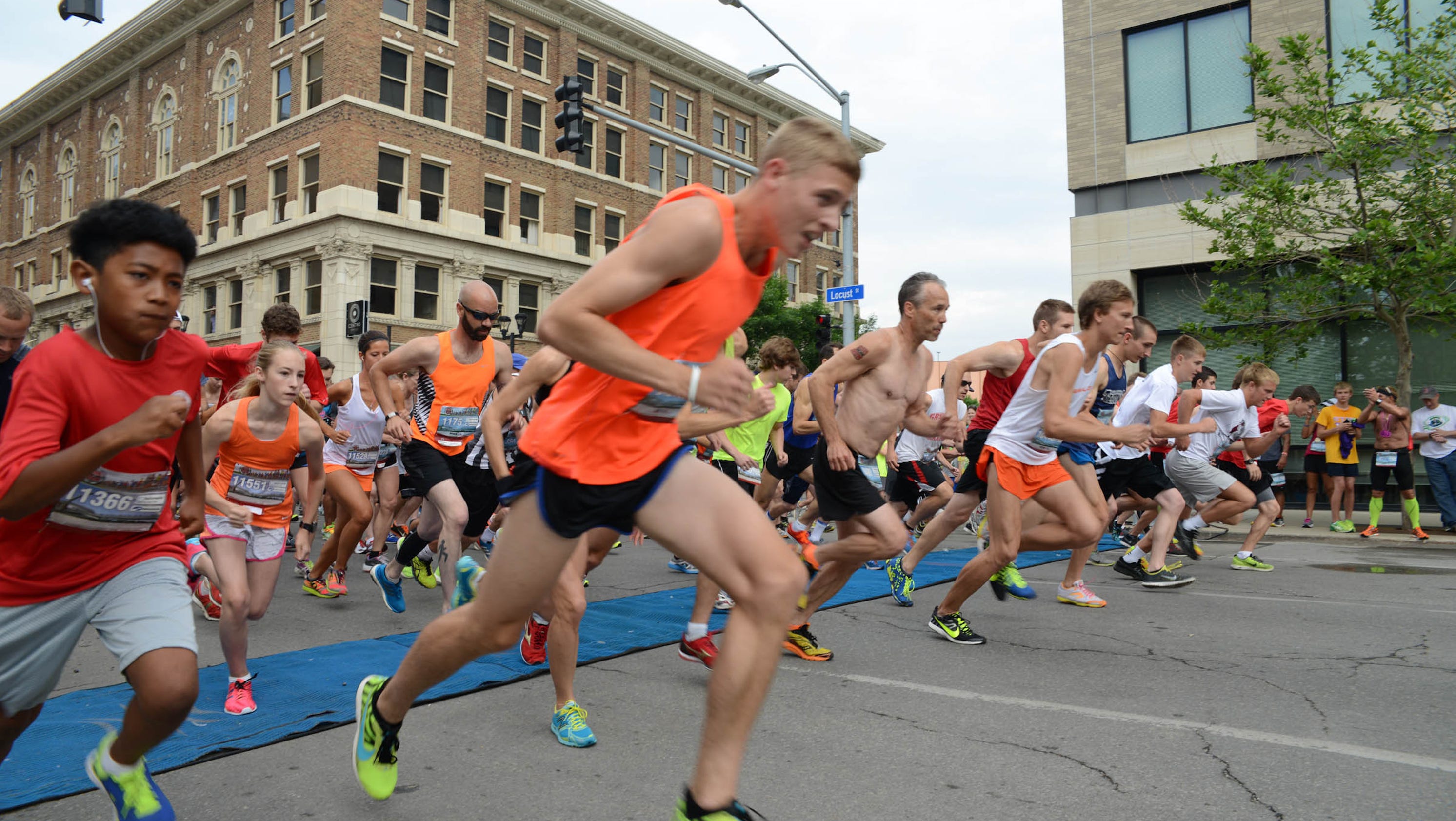 76 photos Dam to Dam half marathon, 5K