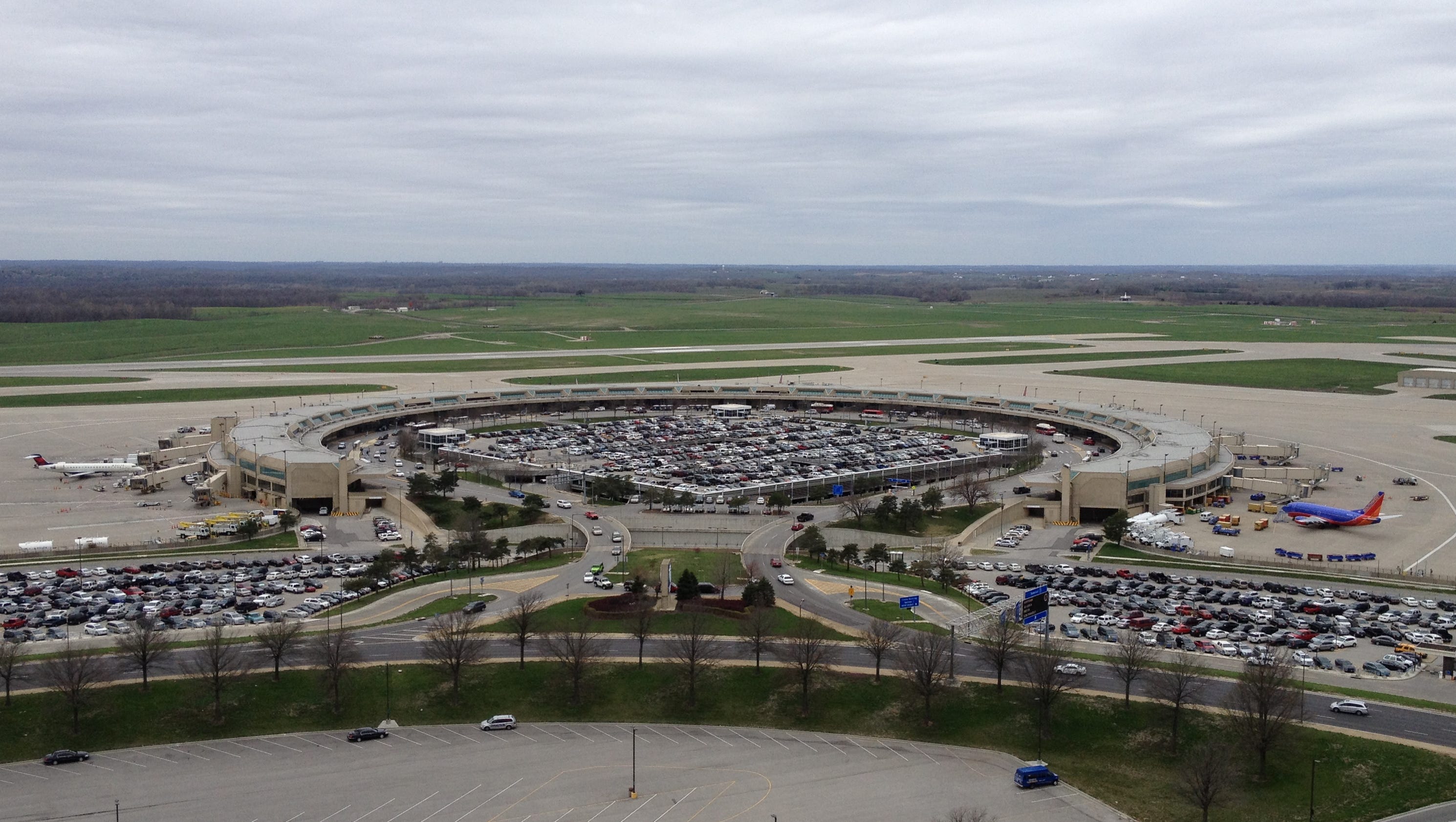 Kansas City airport terminal Renovate or rebuild?