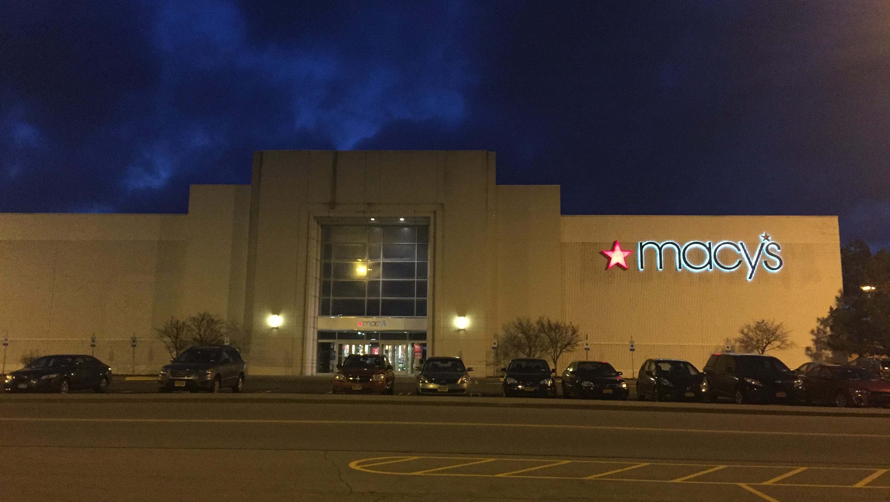 Macy’s closing store at the Marketplace Mall