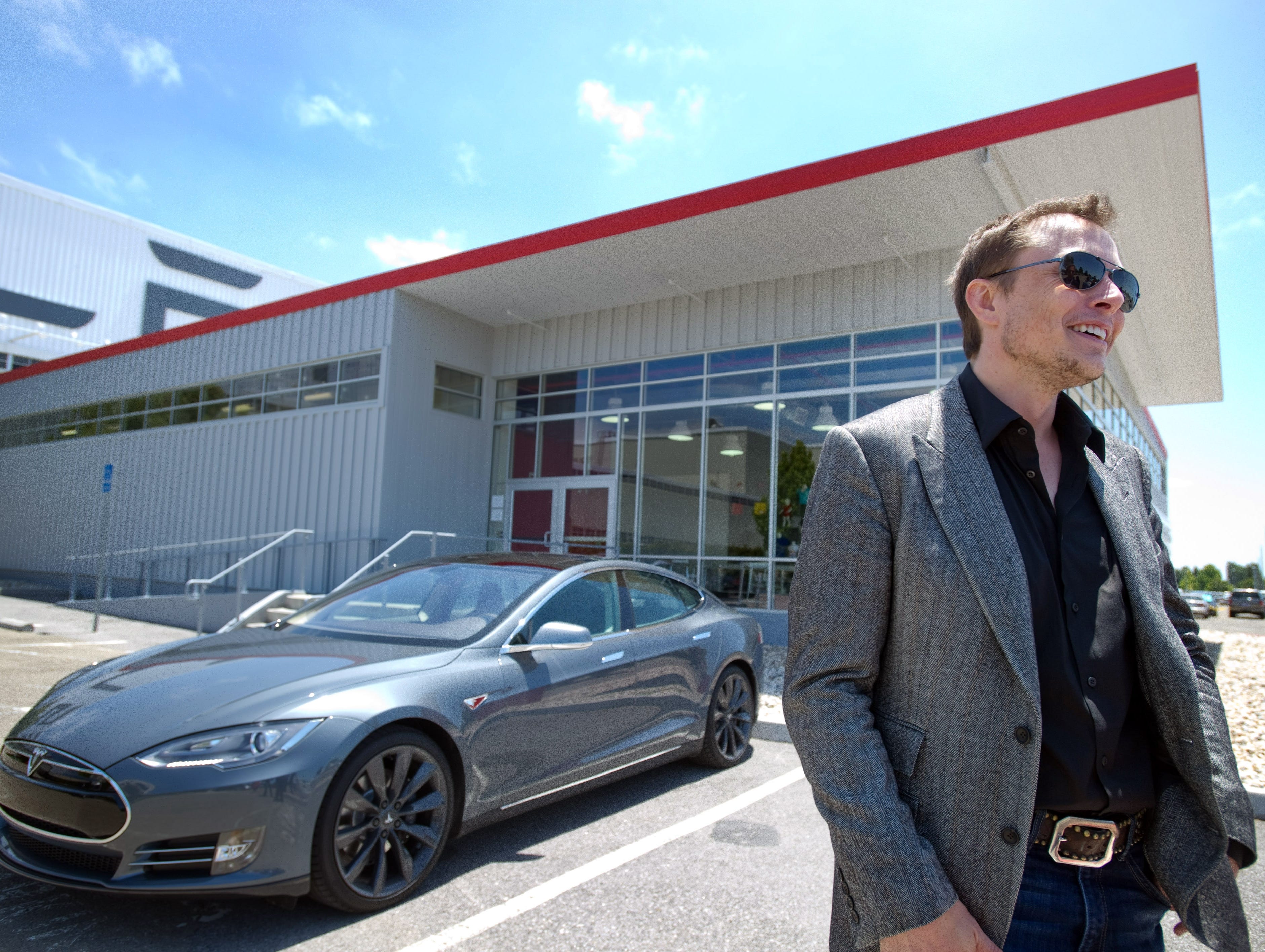 teslaelon12-4_3.jpg