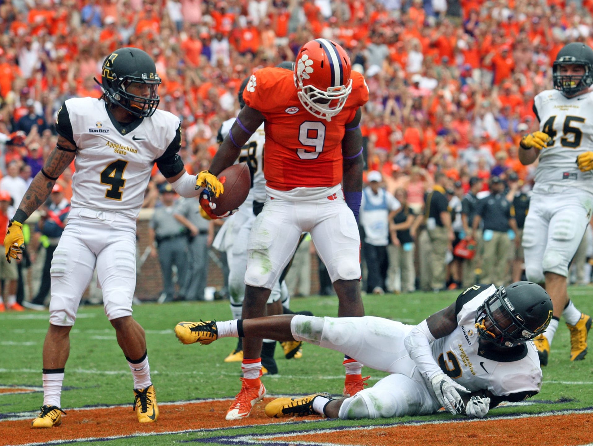 Wayne Gallman (9) reacts after bulling his way past an Appalachian State defender for a touchdown on Sept. 12.