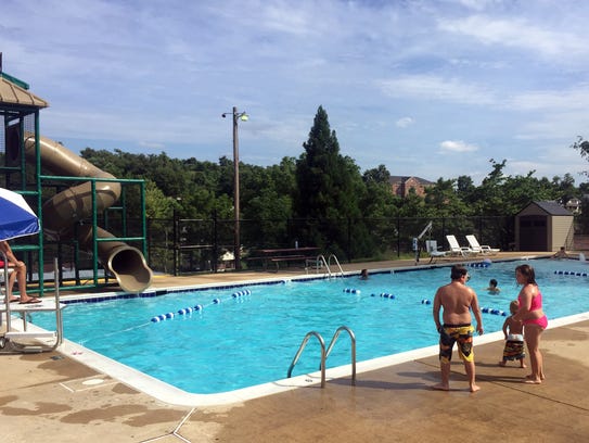 montgomery community pool