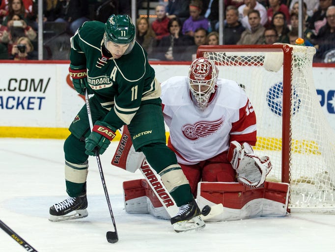 Red Wings go through 8 rounds of shootouts to beat Wild, 3-2 635637803470552603-SMG-20150404-ajw-ah7-09-3-