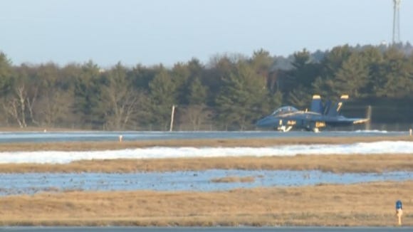 Video Watch Blue Angel Fighter Jet Fishtail Slip Off Runway