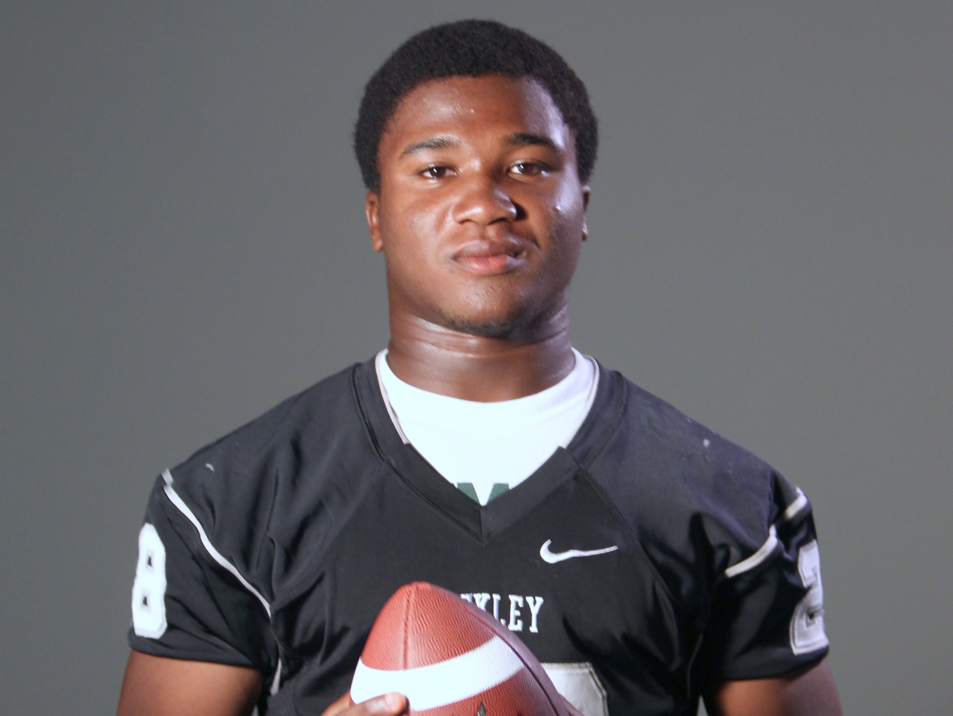 Elijah Ngbokoli, Hackley football Aug. 18, 2015.
