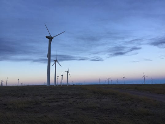 635581526269039553-prarieturbines