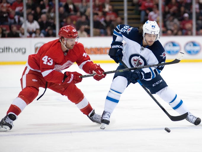 Stafford continues shootout curse as Wings fall to Jets, 5-4 635595464437137691-SMG-20150214-jla-af2-45-2-