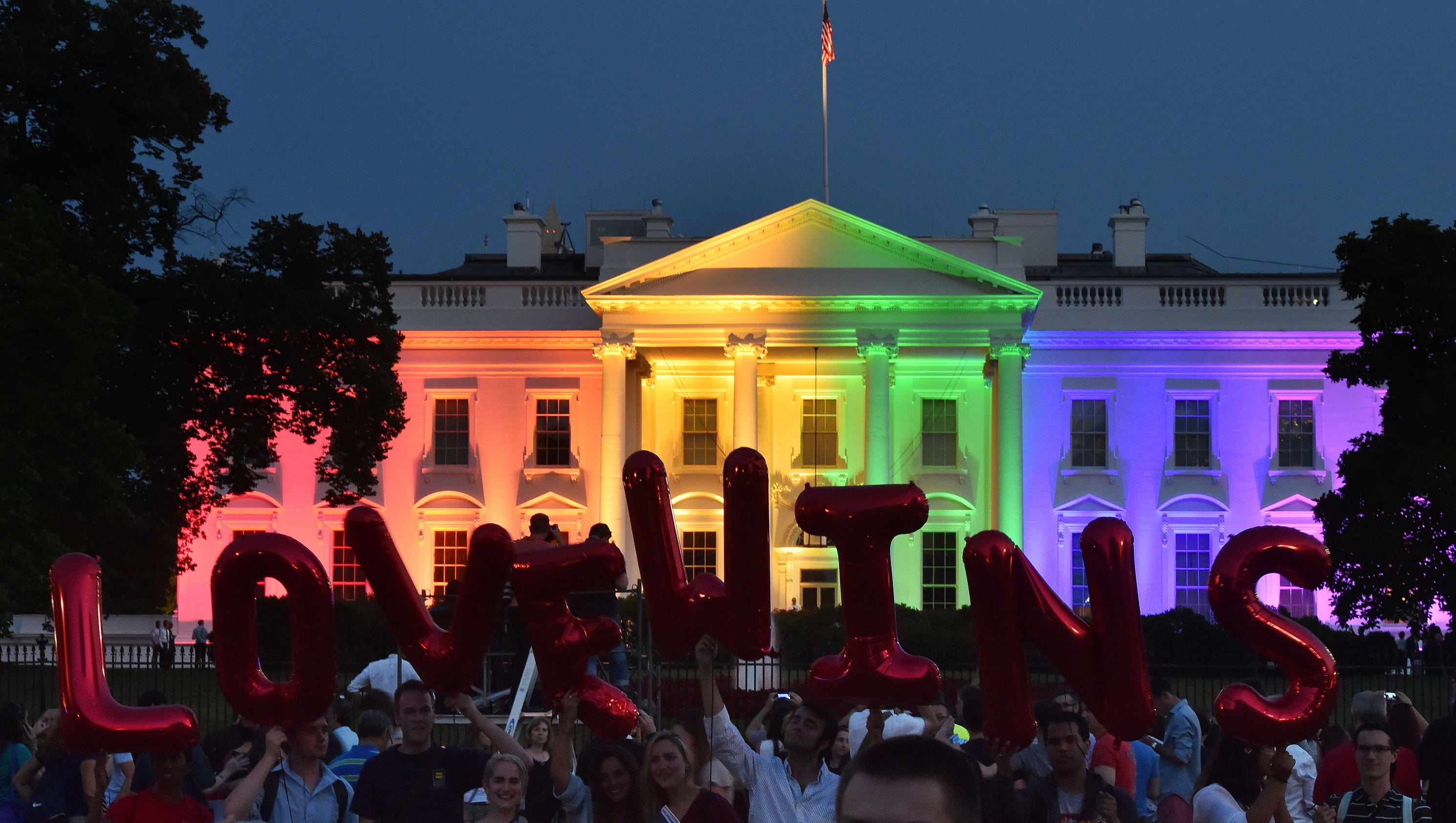 White House turns to rainbow after gay marriage ruling