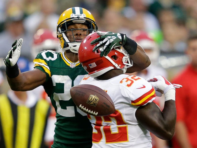 Green Bay Packers cornerback Jumal Rolle breaks up a pass intended for Kansas City Chiefs' Cyrus Gray in the second quarter.