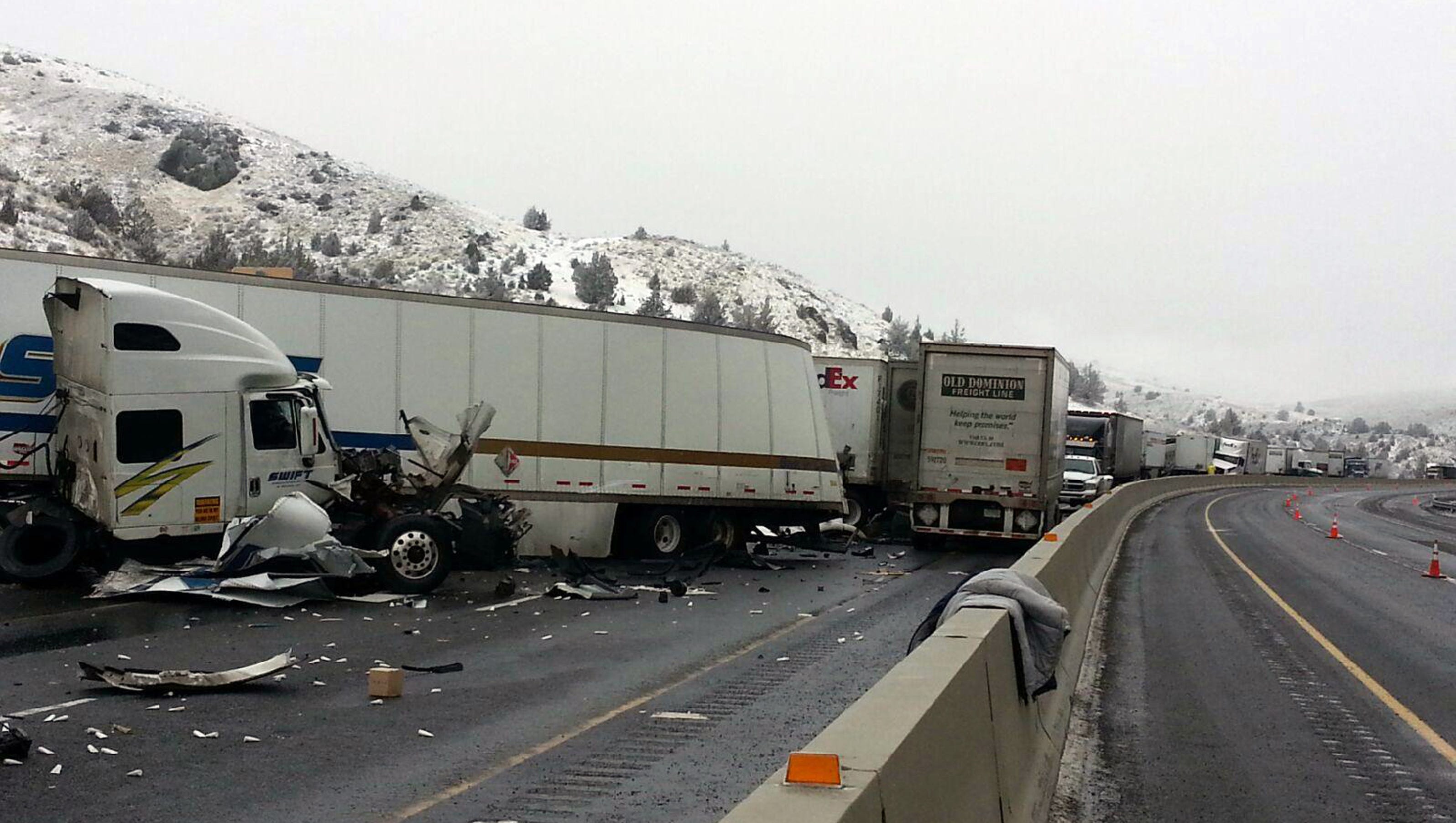 12 injured in massive Interstate 84 crash in Oregon
