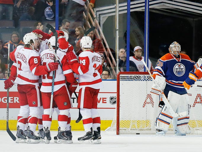 Red Wings take care of business in Edmonton with 4-2 win 635561877769795087-SMG-20150106-mjm-nb6-22-2-