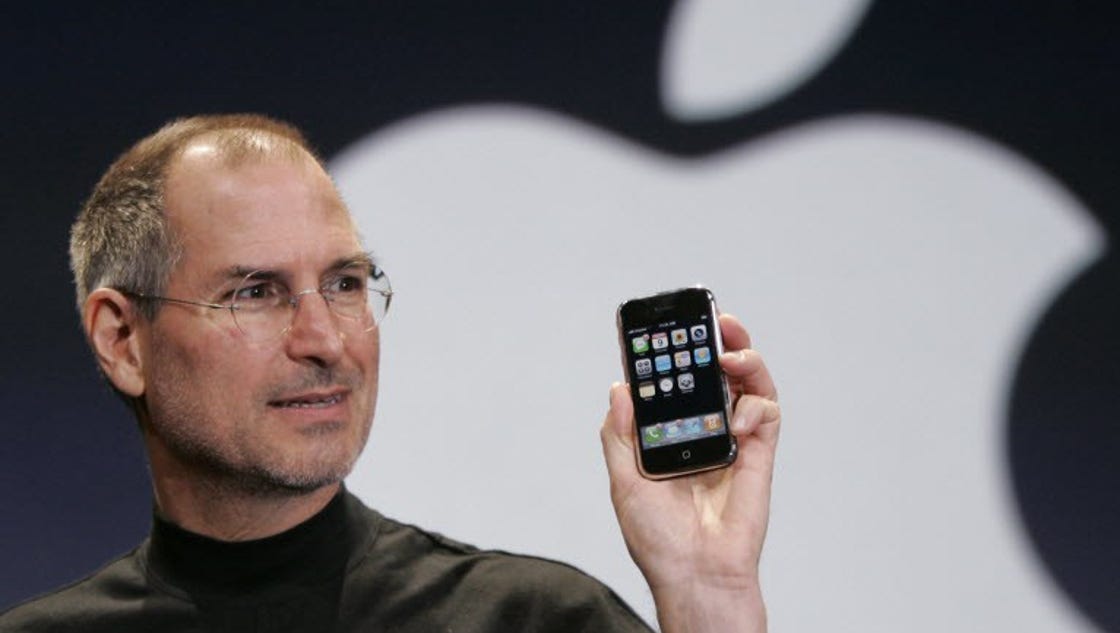 Tim Cook offered Steve Jobs his liver, new bio reveals - USA TODAY