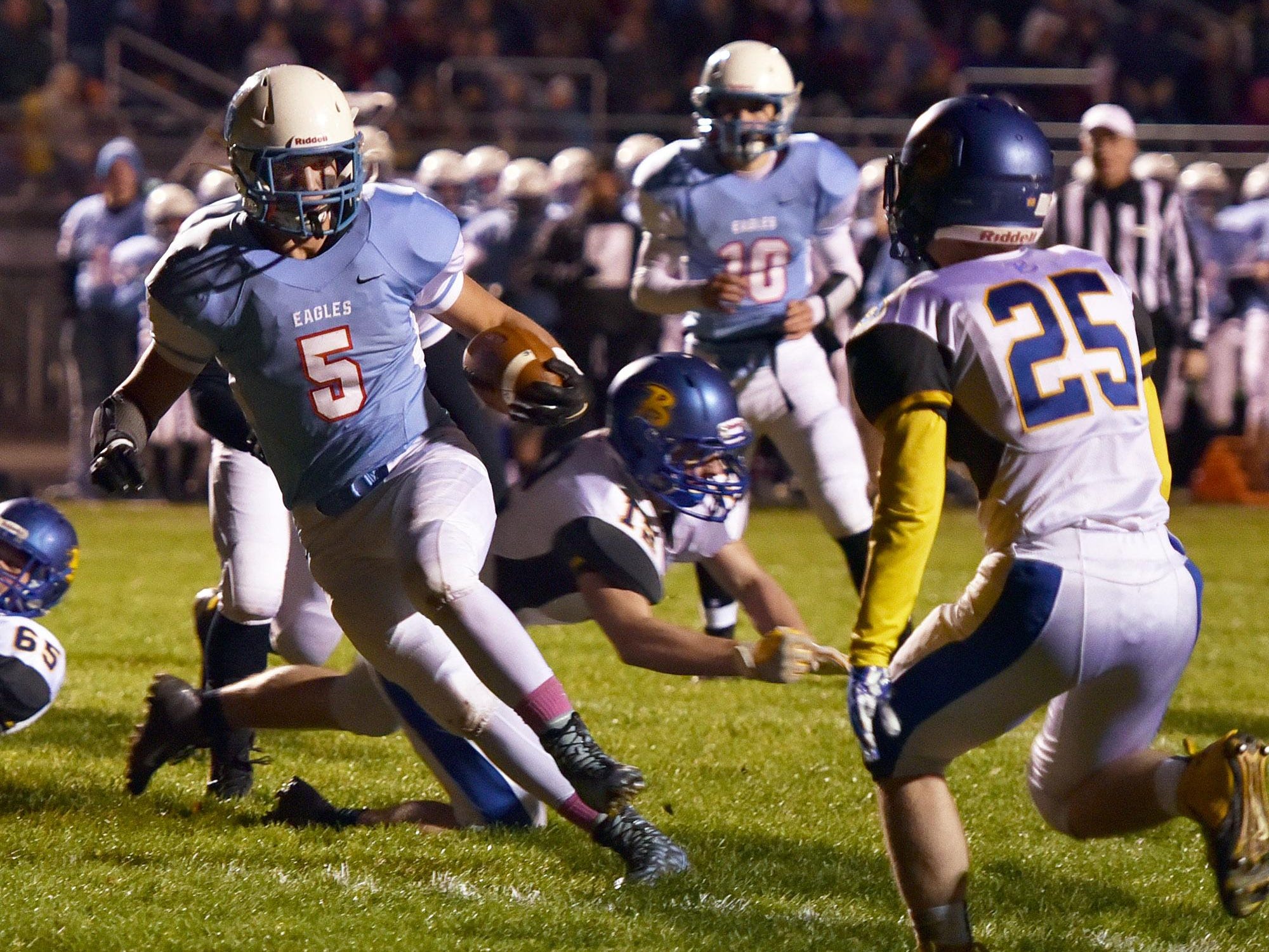 Tory Jandrin scores a touchdown for Southern Door against Bonduel in a WIAA Division 5 second-round game at Southern Door on Friday.
