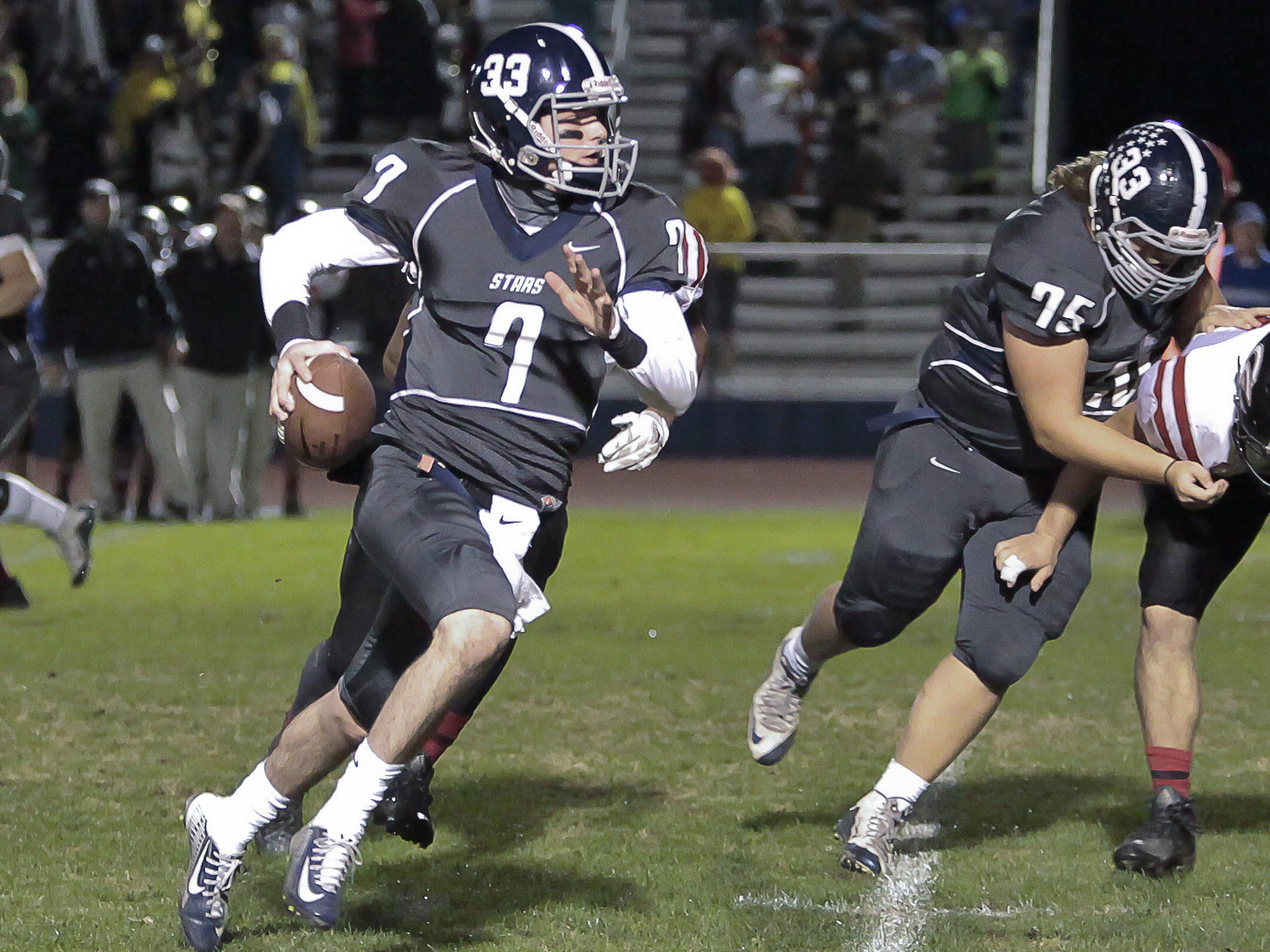 Siegel’s Jordan Middleton runs the ball against Coffee County in its 45-26 win.