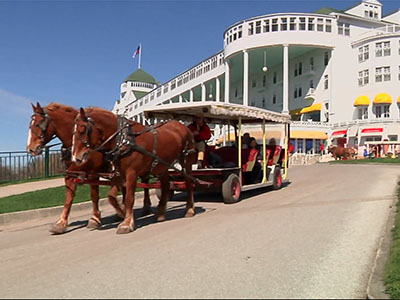 Horses come back to Mackinac in rite of spring