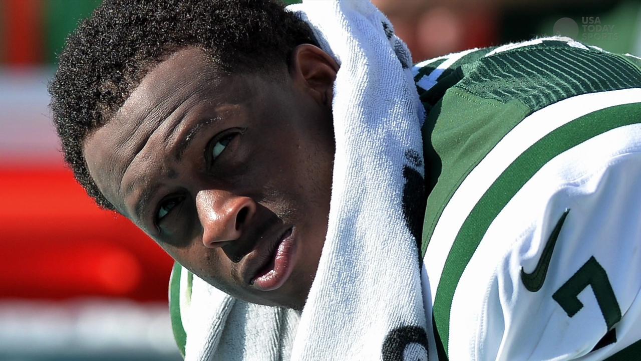 Geno Smith out with broken jaw after &#39;sucker punch&#39;