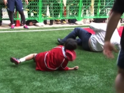 Raw: London Mayor Knocks Over Boy Playing Rugby