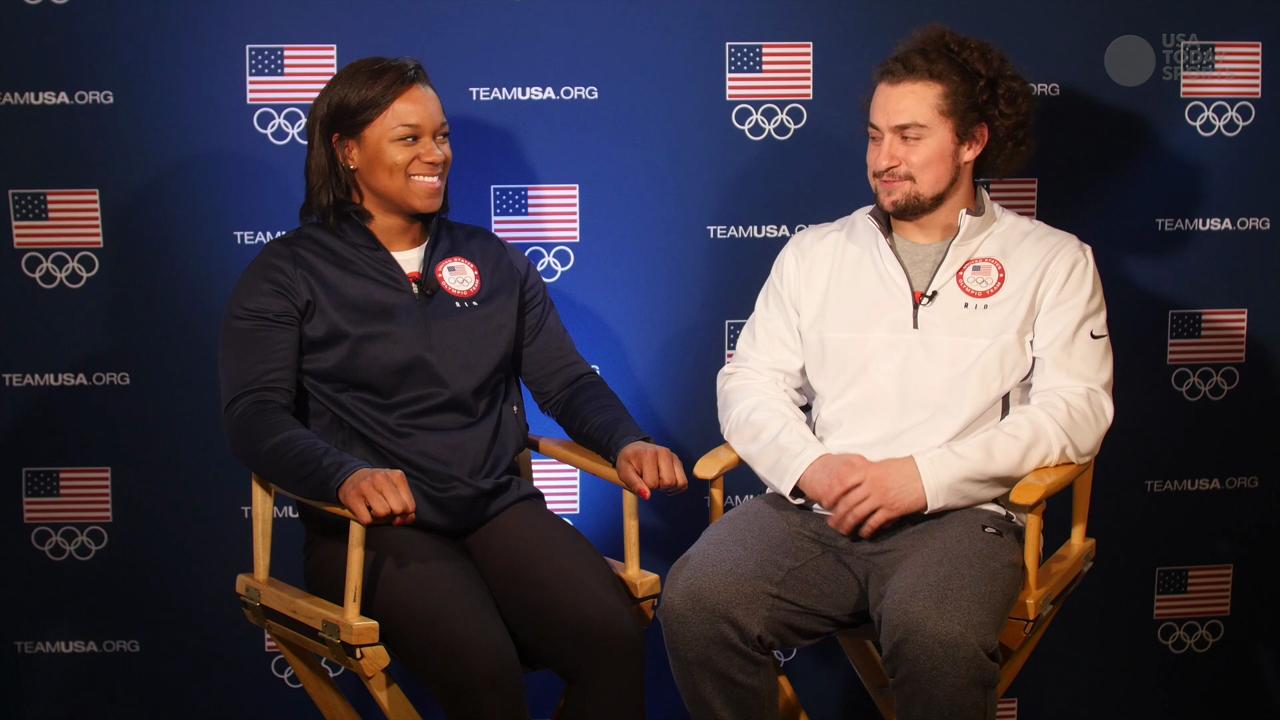 Olympic weightlifters find love in the gym