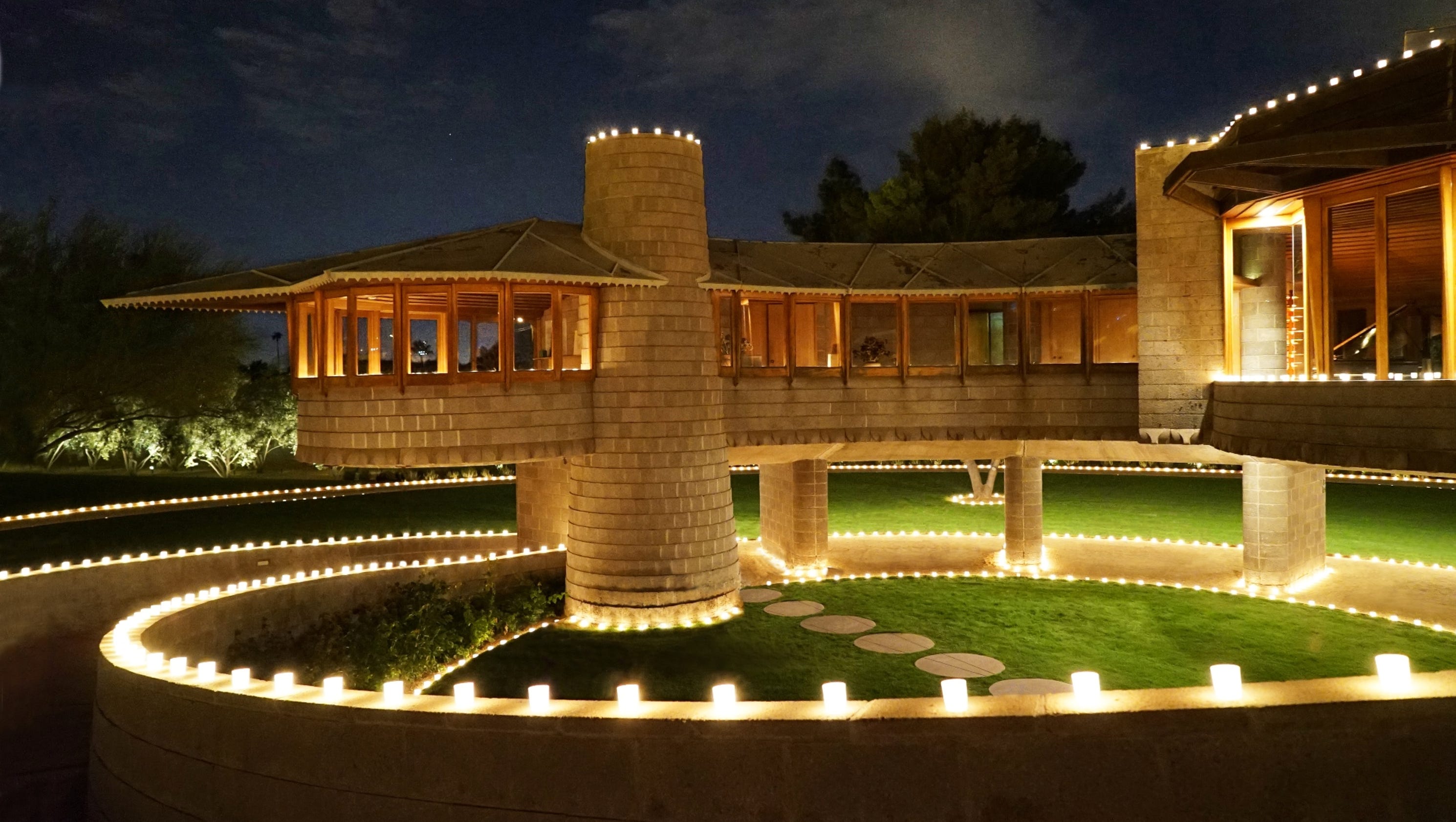 Tour homes designed by Frank Lloyd Wright