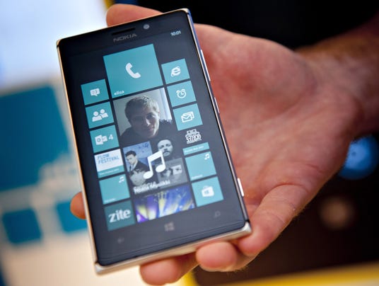 1378187588000-AP-Finland-Microsoft-Nokia-001.jpg