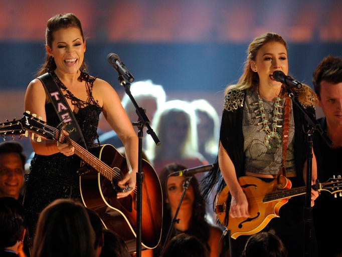 Maddie and Tae perform "Girl in a Country Song" during