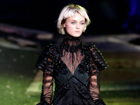 A Marc Jacobs model wears the night's predominant color: black.