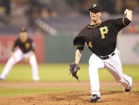 Tony Watson with the Pirates