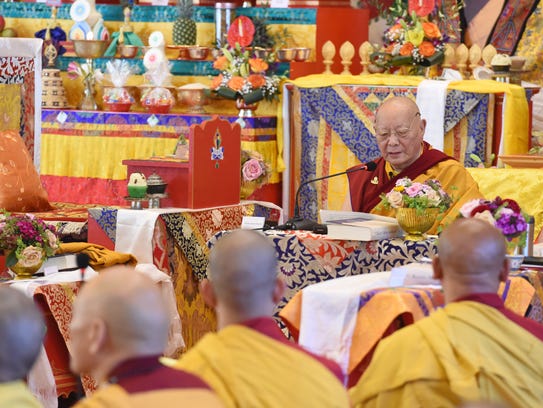 Khenpo Karthar Rinpoche offers his teachings to those