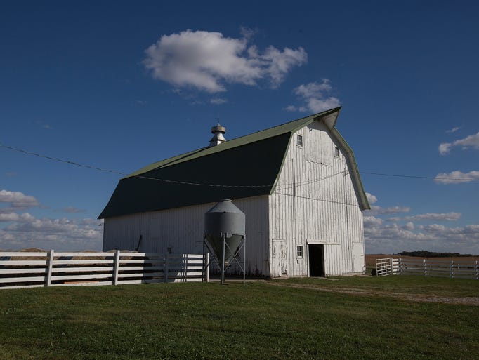 29 Photos Classic barns of the Iowa countryside