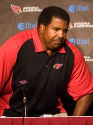 Cardinals coach Dennis Green a press conference in