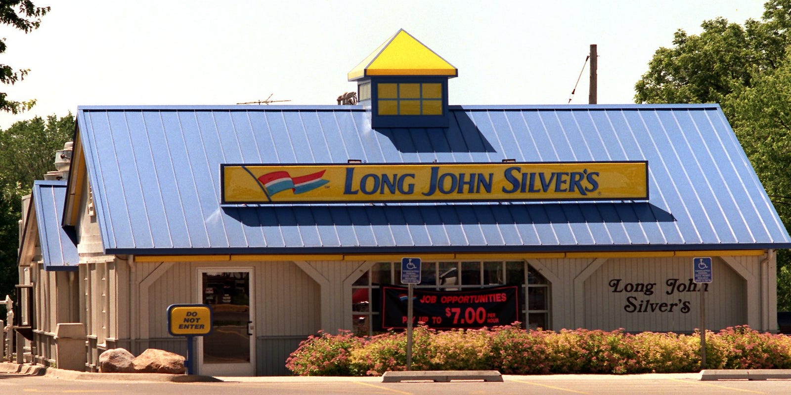 Three Long John Silver's restaurants are closing in the metro