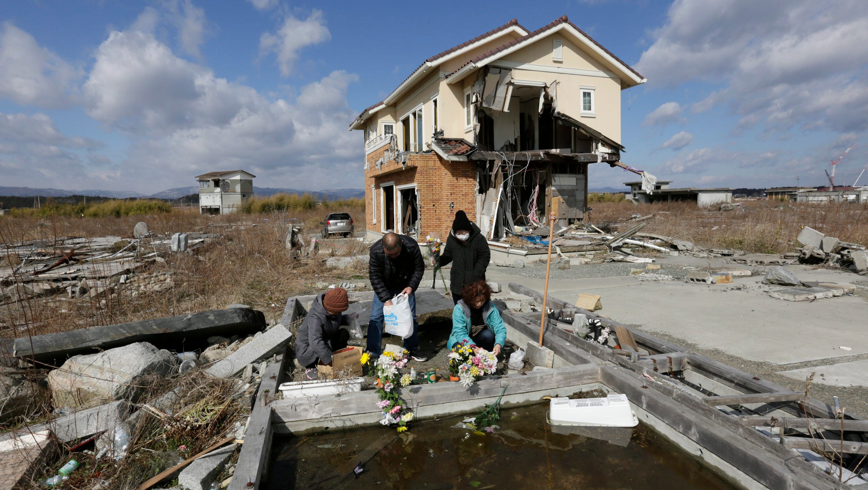 250,000 Japanese still displaced 4 years after quake