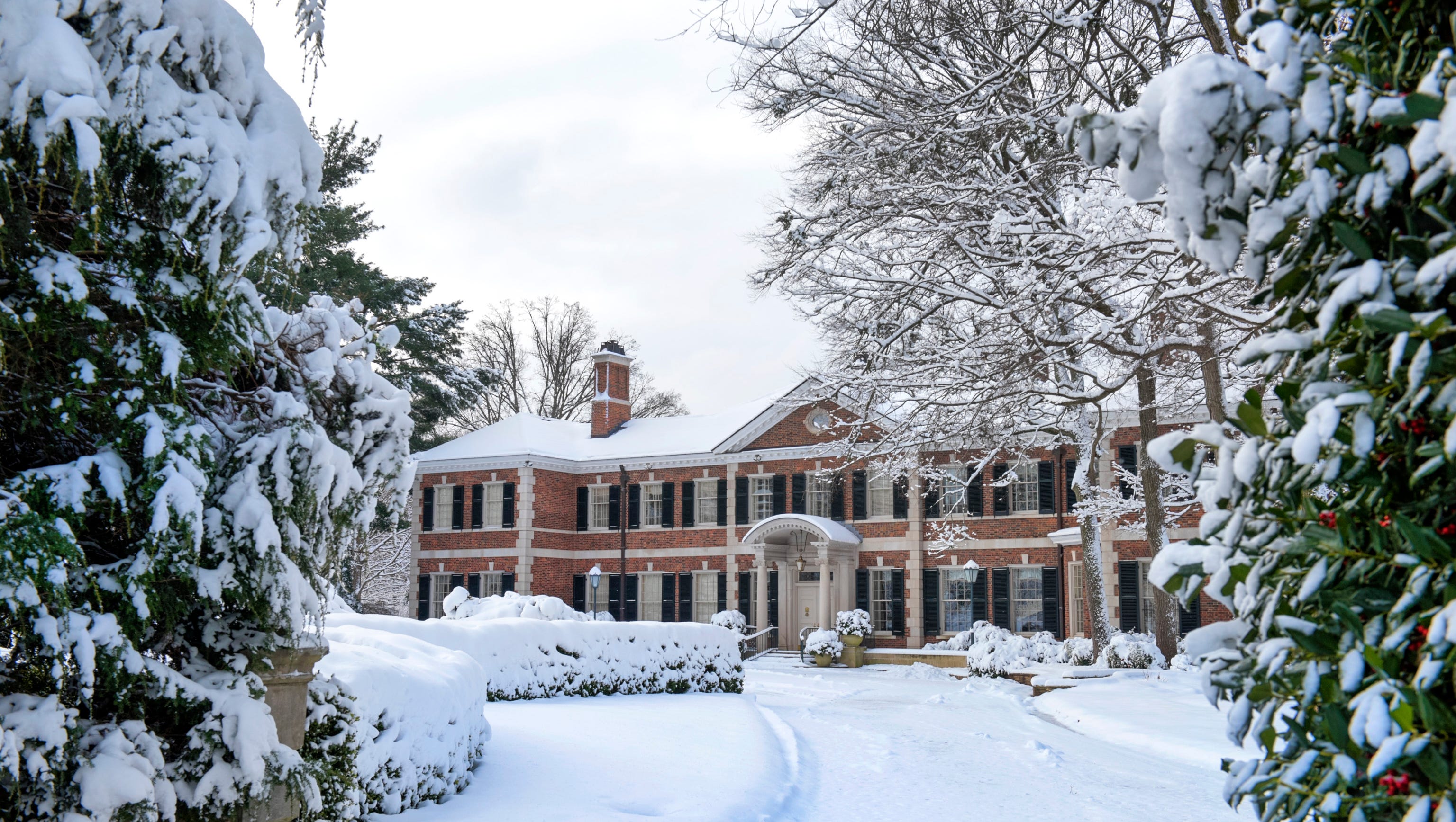 Private Holiday Tour of the Governor's Mansion