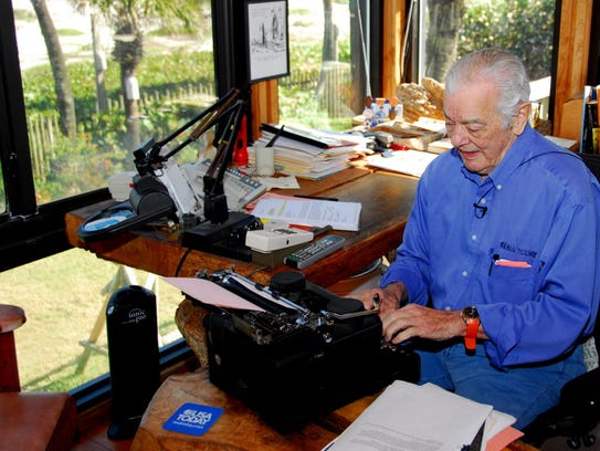 The late Al Neuharth writing in his Pumpkin Center
