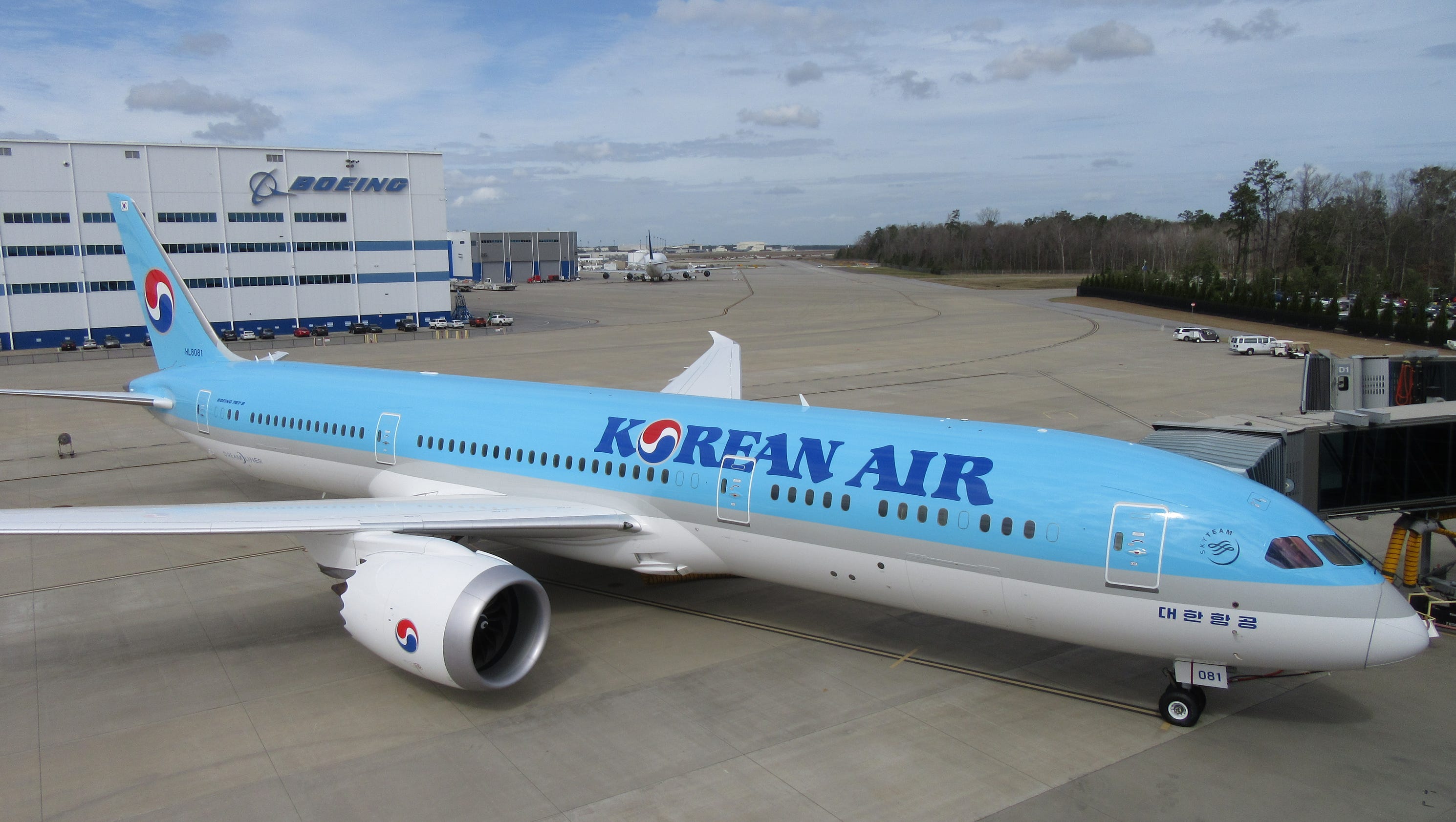 Korean Air shows off its brand new Boeing 787 Dreamliner