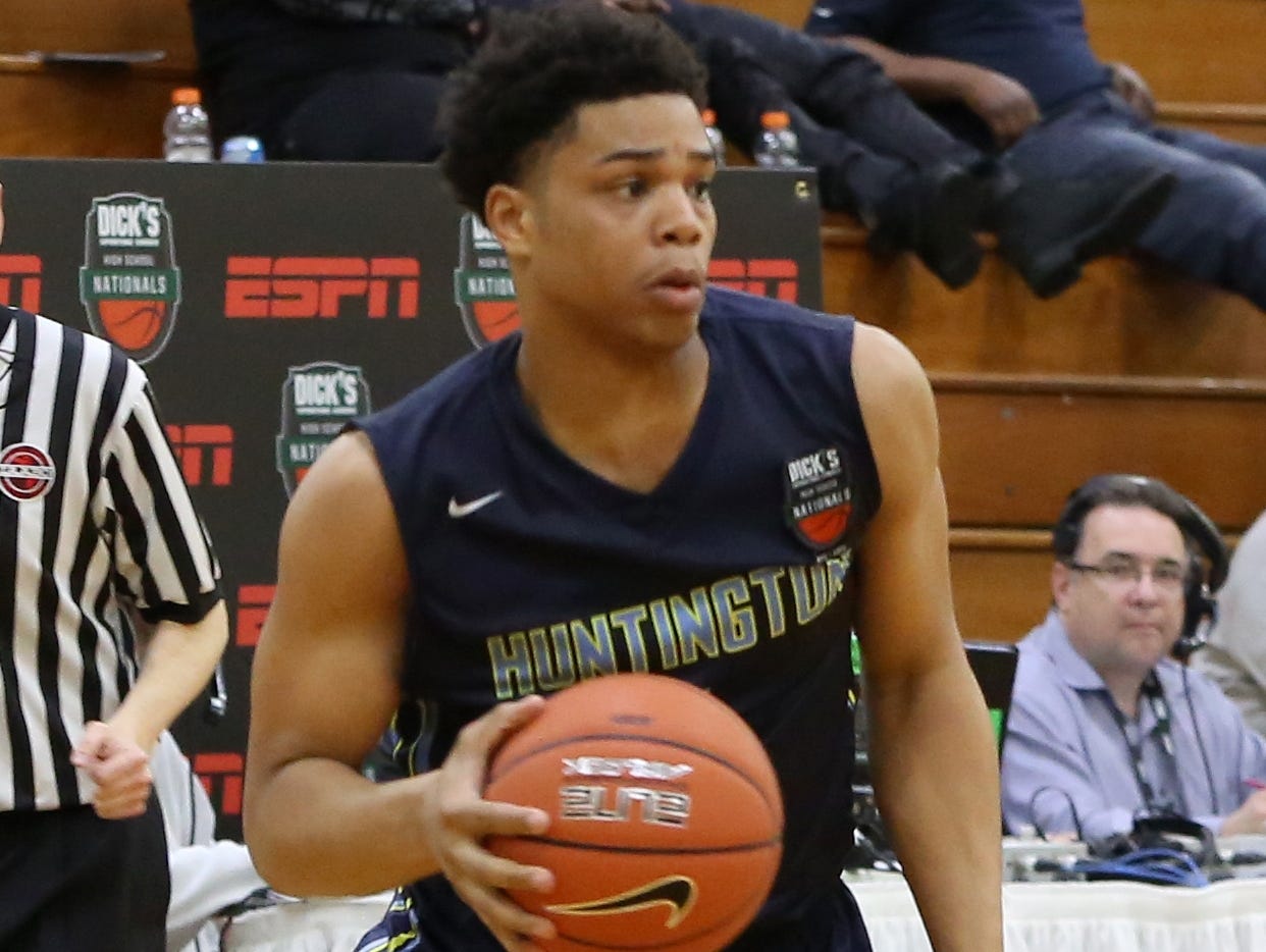 Huntington Prep's Miles Bridges plays against Oak Hill Academy in the Dick's Sporting Goods tournament April 3, 2015, in Queens, N.Y.