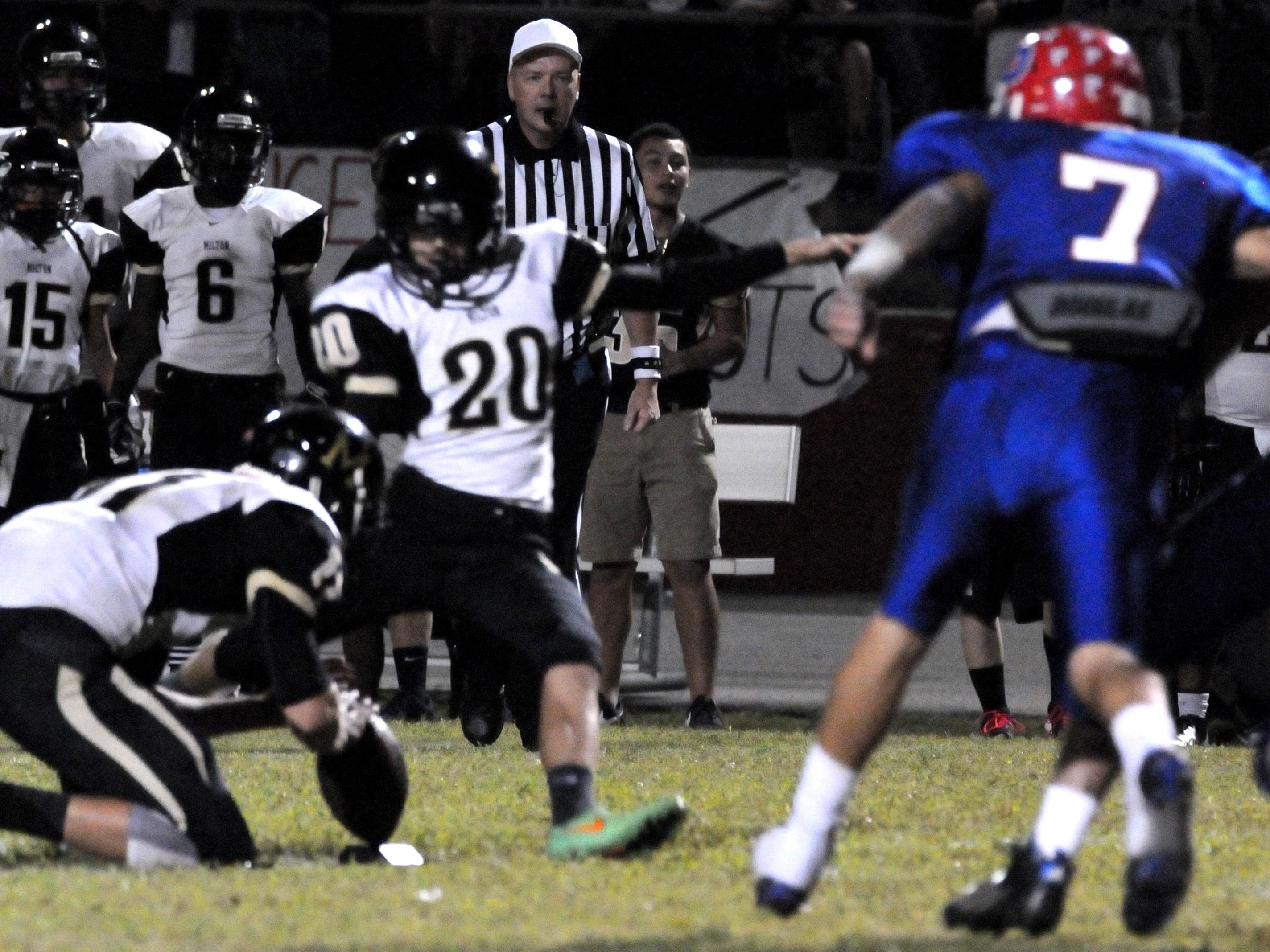 Milton's Ben Coulter kicks a 40 yard field goal as time expired to put Milton past Pace 30-27. Milton's win forces a three game playoff for the final district 2-6A playoff spot. The shootout on Monday in Milton will involve the Panthers, Patriots and the Gulf Breeze Dolphins.