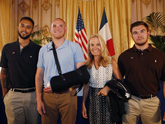 635759318343065195-AX231-6996-9