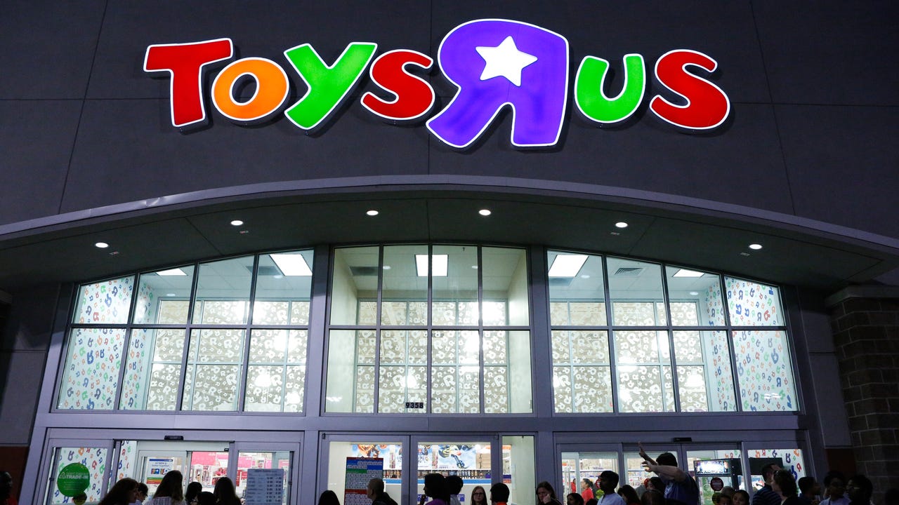 Toys R Us Will Liquidate Ending Run