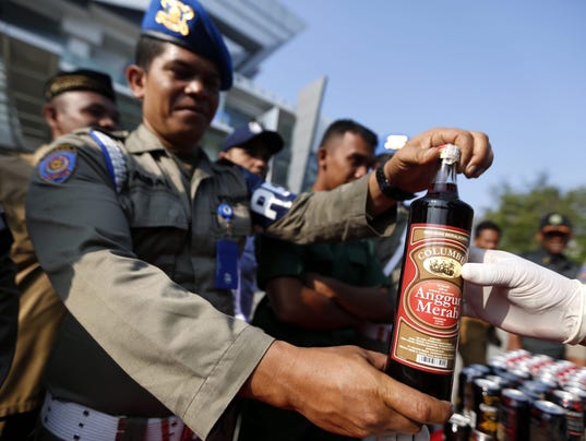 EPA INDONESIA ACEH ILLEGAR ALCOHOL CLJ CRIME POLICE LAWS IDN IN