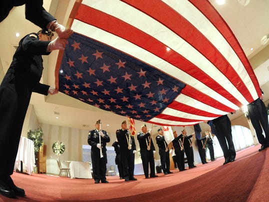 1386382315001-AP-APTOPIX-WWII-REMEMBRANCE-CEREMONY-60356440.JPG