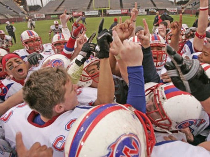 story sports high school football cavemen stumble mayfield story sports high school football cavemen stumble mayfield